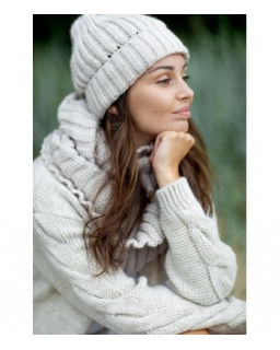 Jesienno-zimowa czapka dla mamy BK058 beżowa